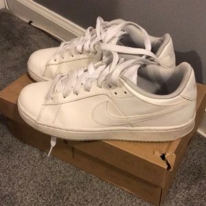 STILL AVAILABLE- USED-White Santa Cruise Nike